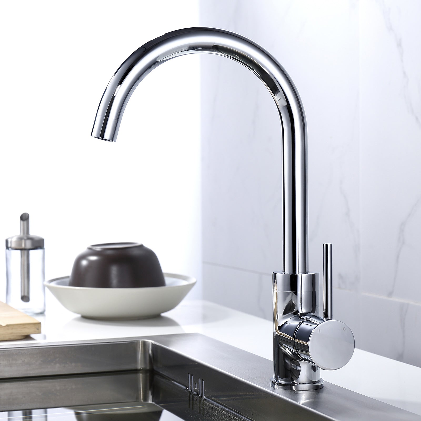 Victoria Chrome Kitchen Single Lever Sink Tap With 360 Swivel Curved Spout