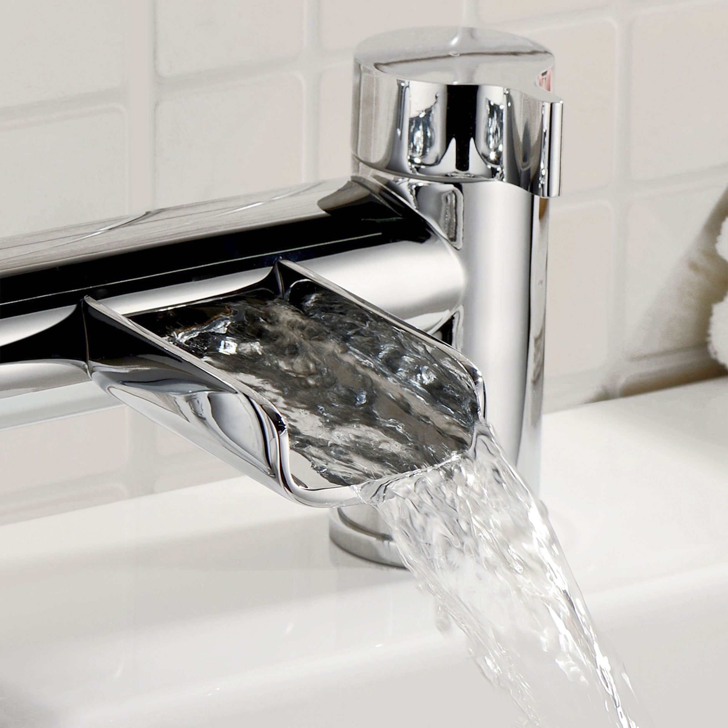 Daina Modern Style Chrome Bridge Round Deck Mounted Waterfall Bath Filler Tap