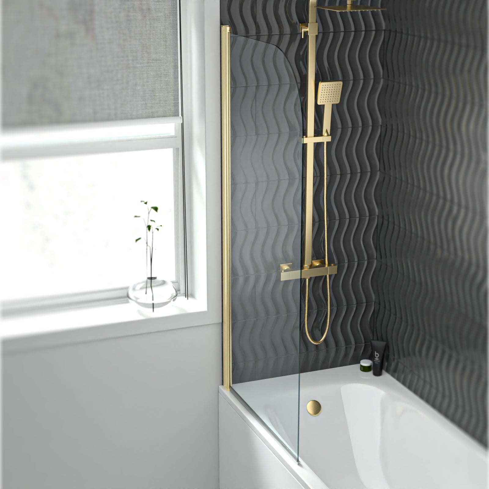 Hinged 700 x 1400mm Bathtub Screen, 5mm Tempered Glass - Brushed Brass