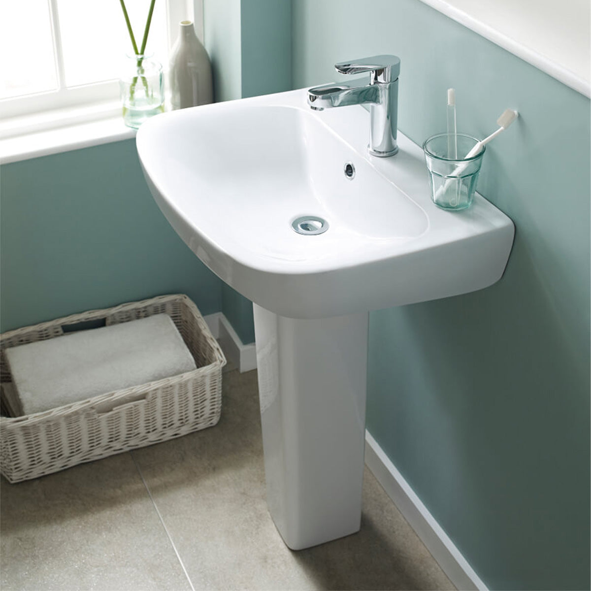 Modern Cloakroom Suite with Close Coupled Toilet and Full Pedestal Basin