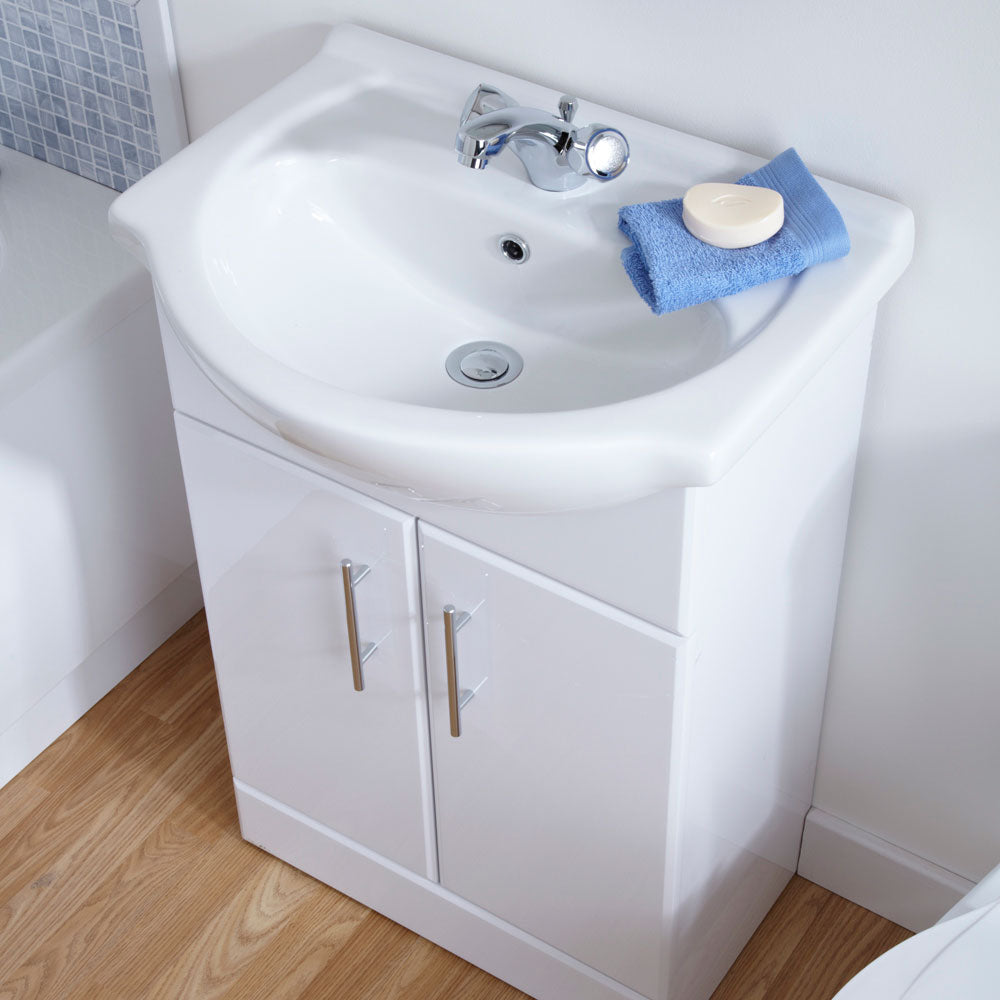 Senore White 1700mm P-Shaped Bath and Screen Basin Flat Pack Vanity Unit Close Coupled Toilet Mono and Shower Mixer Taps & Wastes