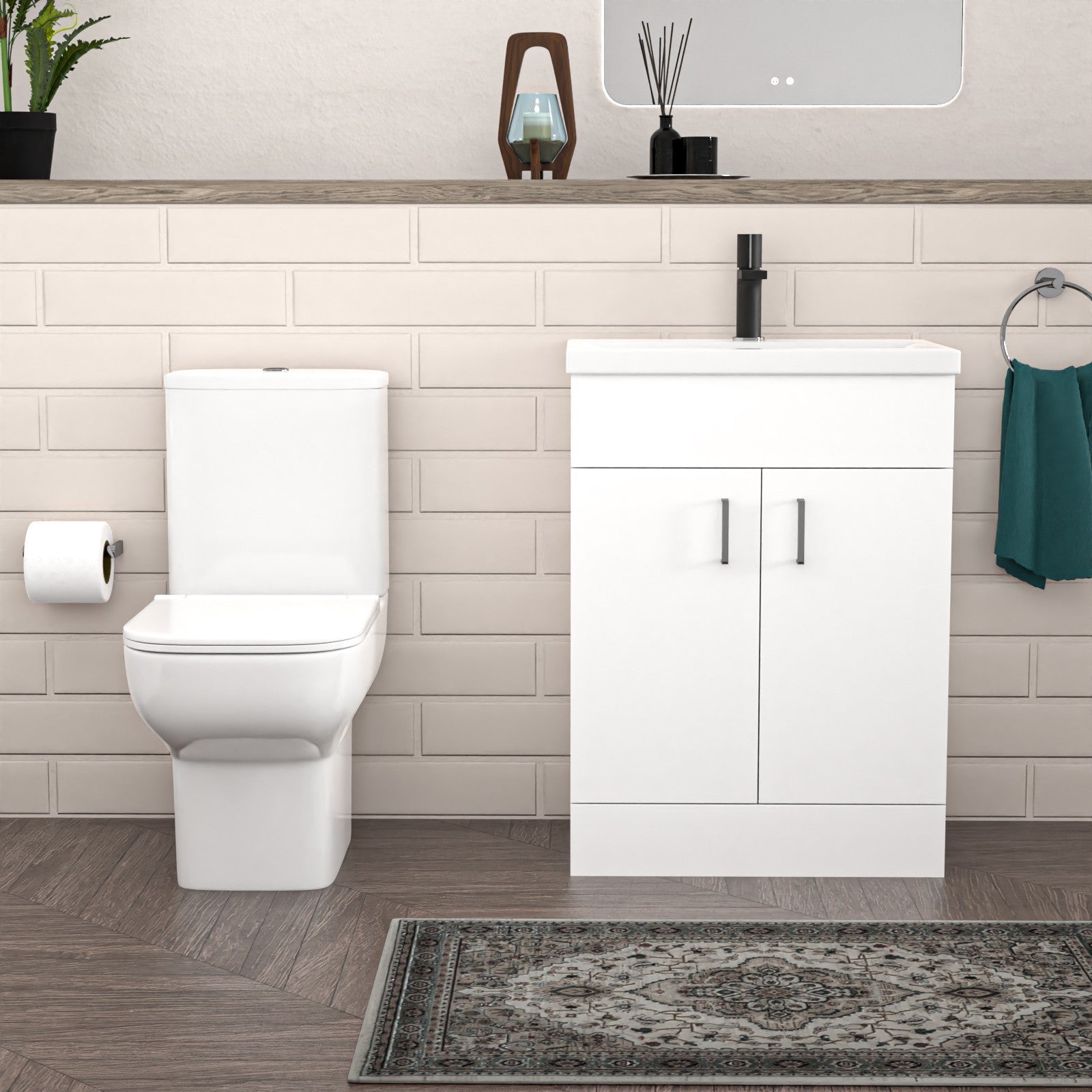 P-Shaped Right Hand Bath Set, Panel, Bath Screen, CC Toilet, 600mm Freestanding Vanity