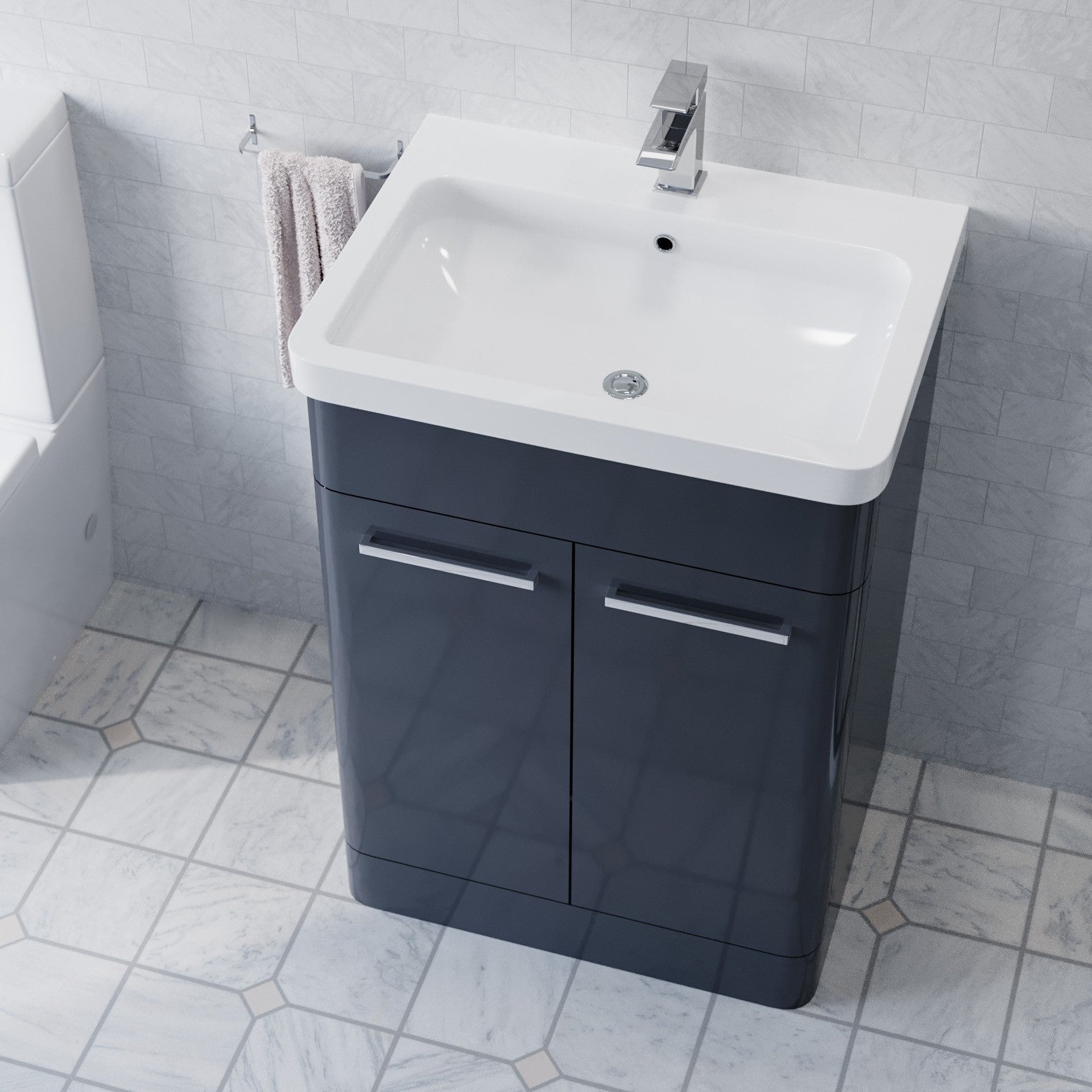 AFERN 600mm Vanity with Close Coupled Toilet & 900mm Quadrant Screen with Tray