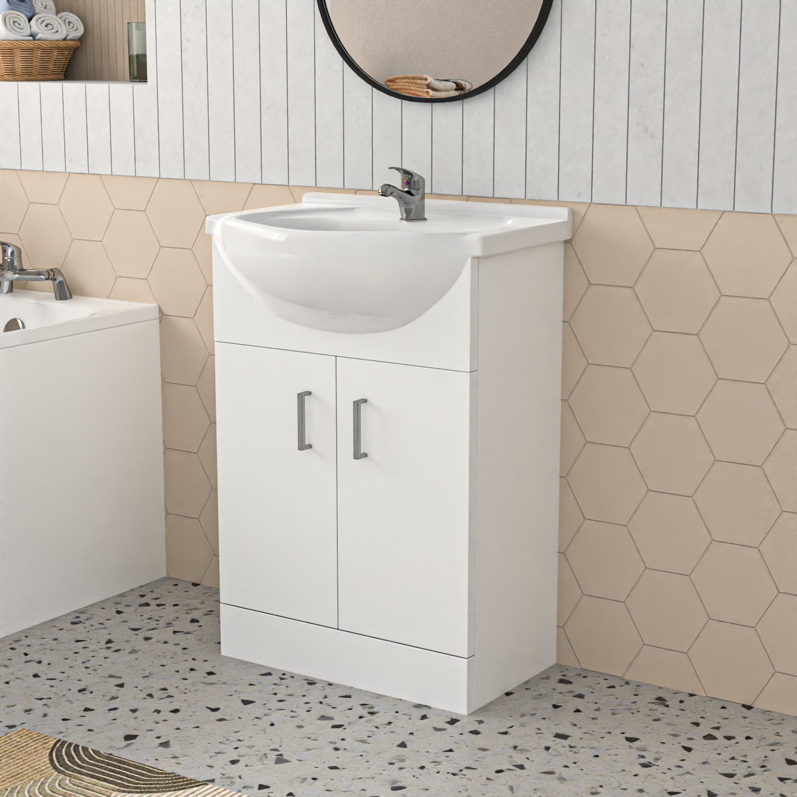Bathroom Suite 1600mm Round Bathtub With Vanity and Toilet With Taps