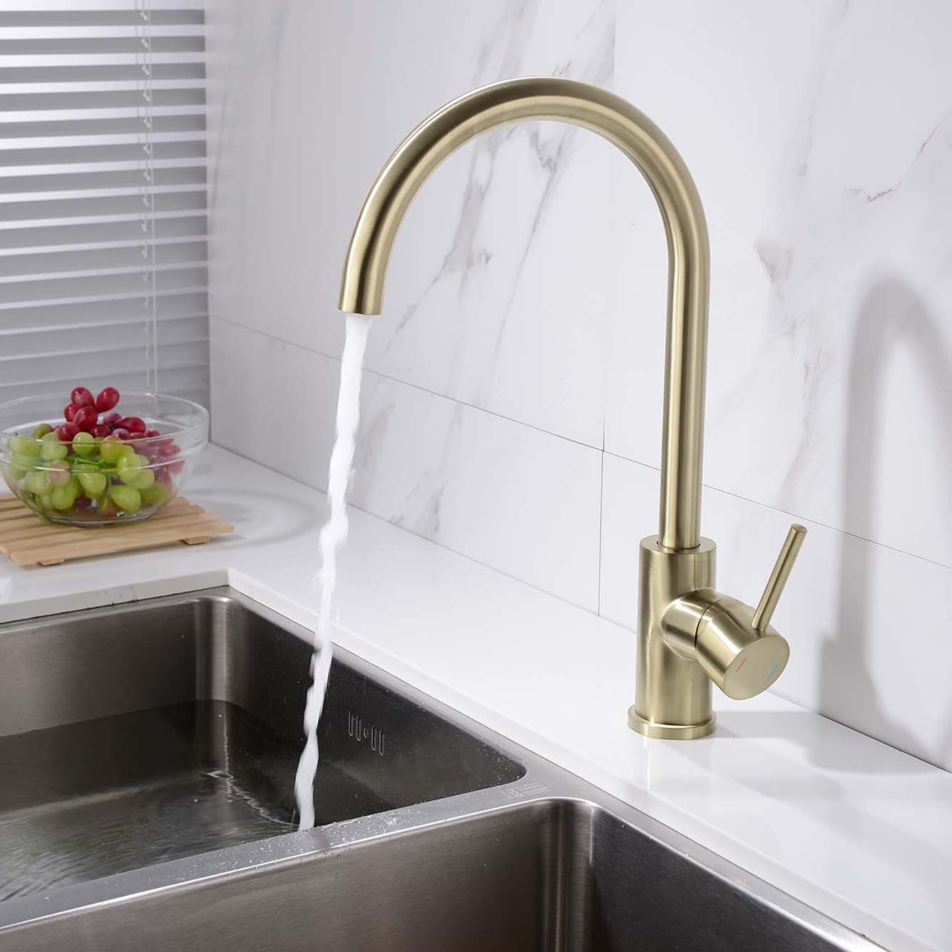 Victoria Brushed Brass Kitchen Sink Single Lever Mixer Tap With Diffuser And 360 Swivel Spout