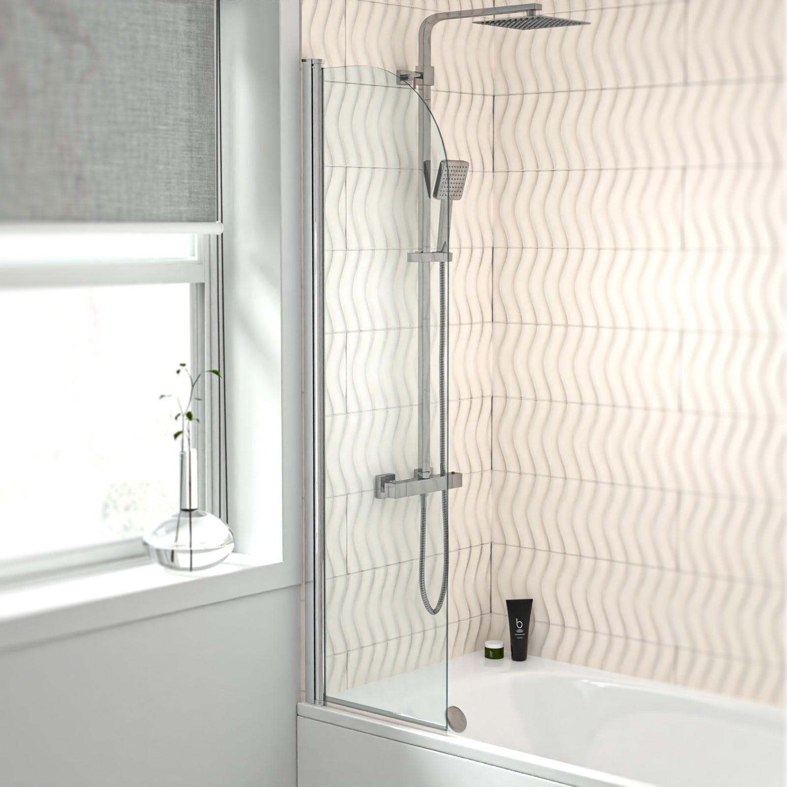Hinged 400 x 1400mm Bathtub Screen, 5mm Tempered Glass - Aluminium