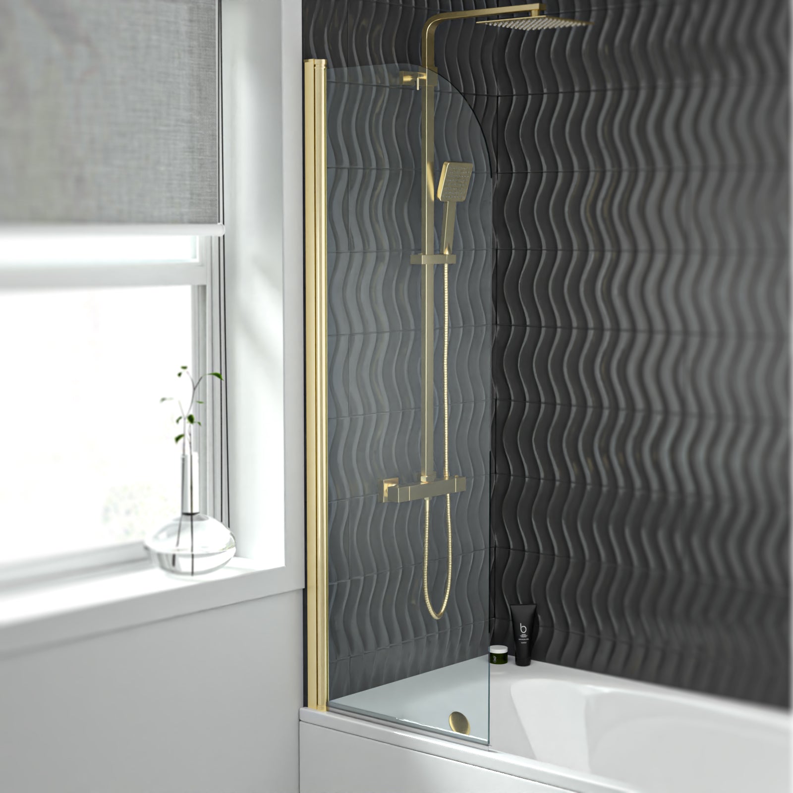Hinged 500 x 1400mm Bathtub Screen, 5mm Tempered Glass - Brushed Brass