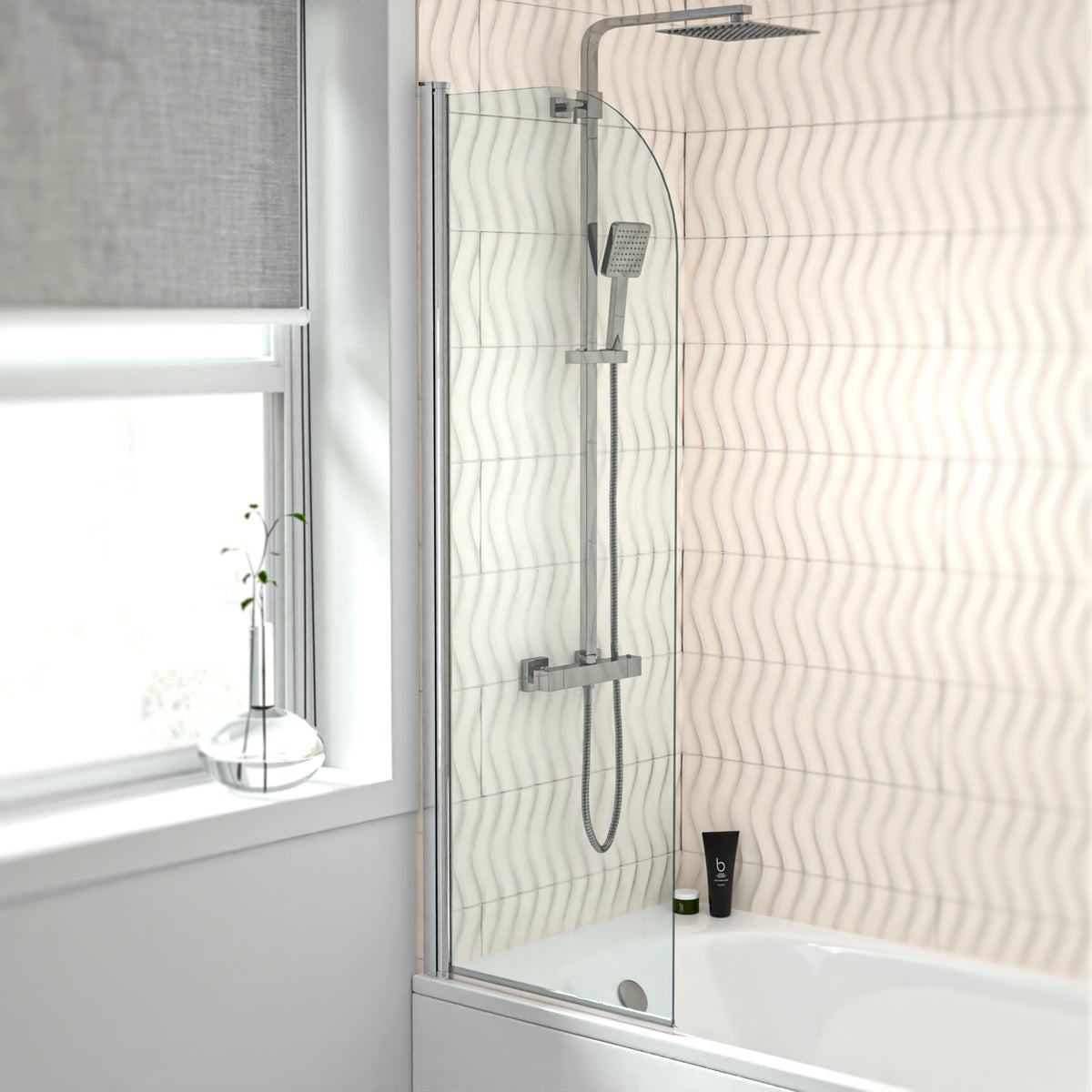 Hinged 500 x 1400mm Bathtub Screen, 5mm Tempered Glass - Aluminium