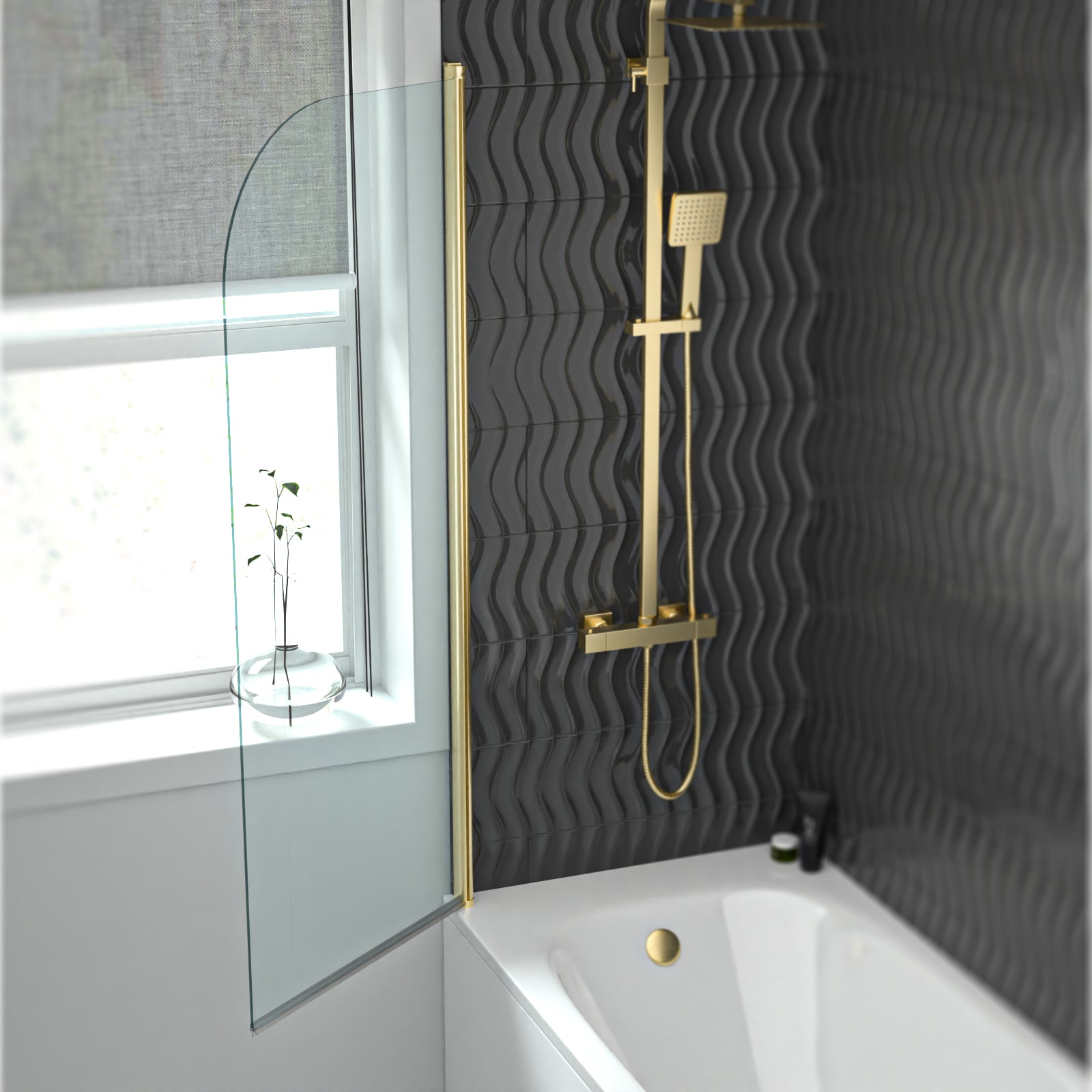 Hinged 600 x 1400mm Bathtub Screen, 5mm Tempered Glass - Brushed Brass
