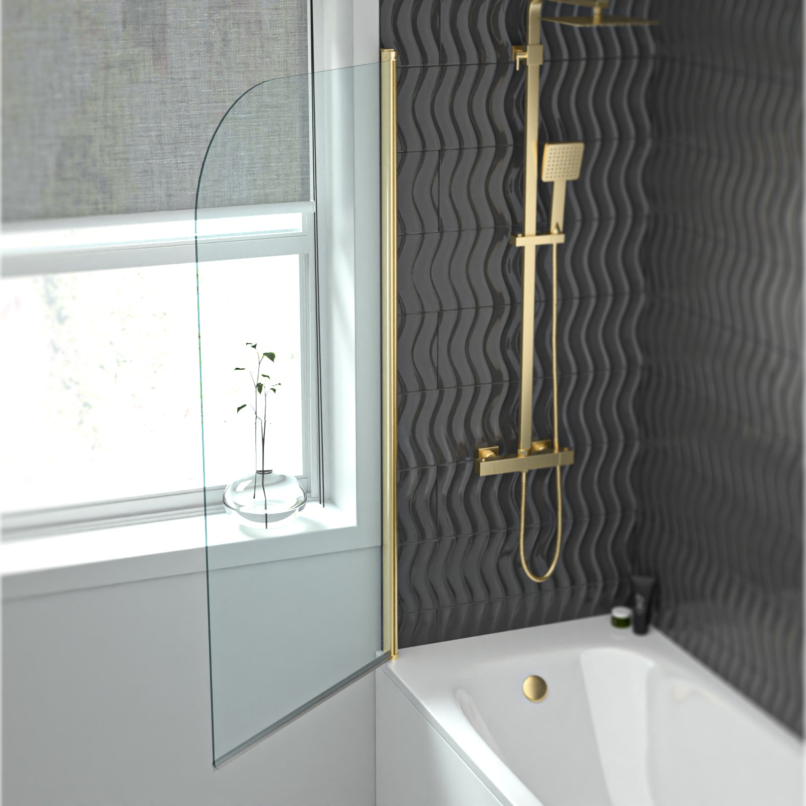 Hinged 700 x 1400mm Bathtub Screen, 5mm Tempered Glass - Brushed Brass