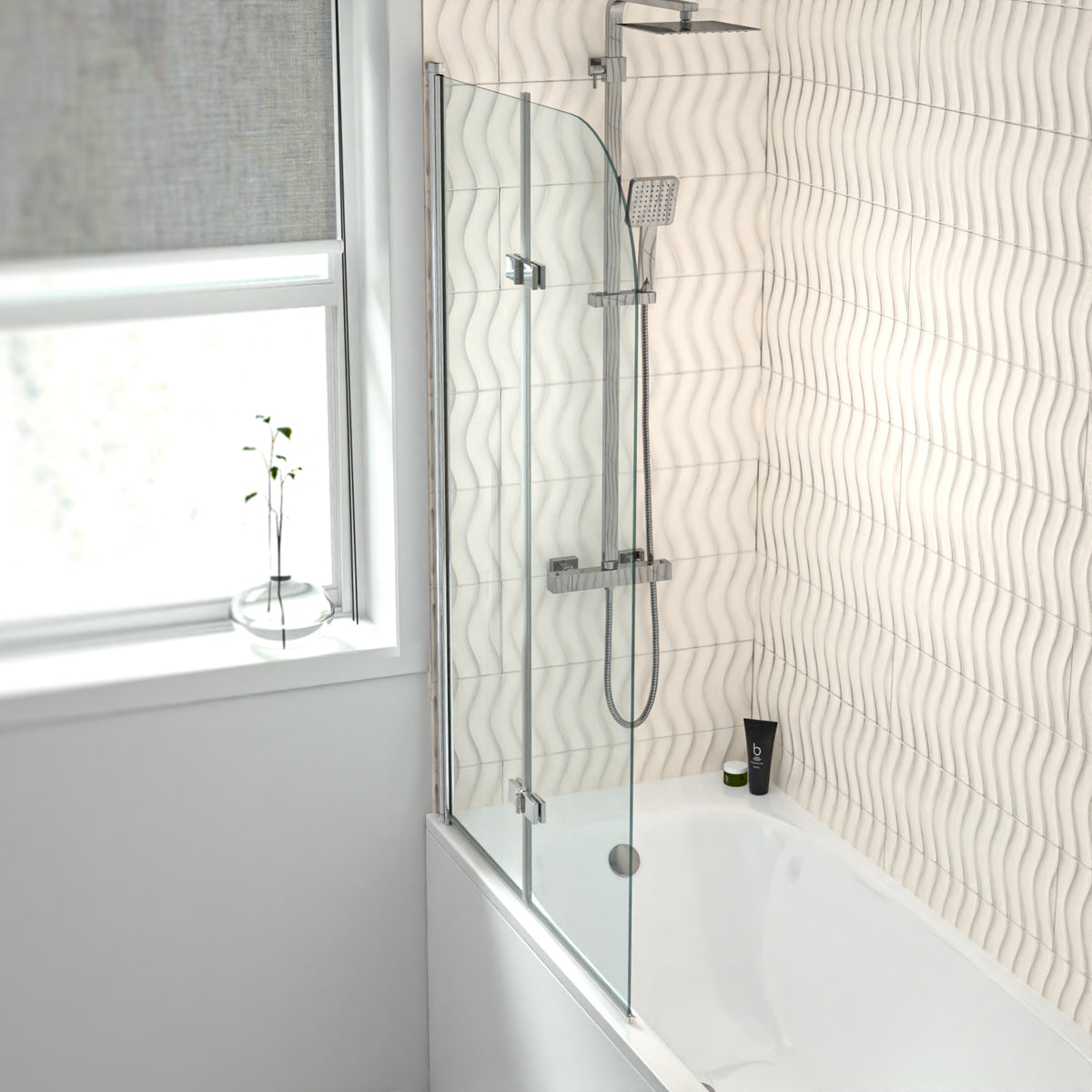 Hinged 900 x 1400mm Bathtub Screen, 6mm Tempered Glass - Aluminium