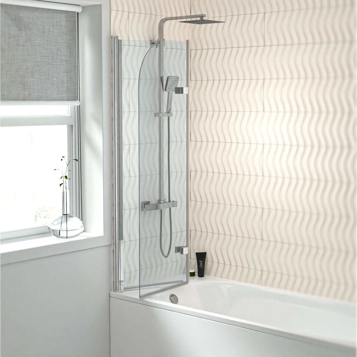 Hinged 900 x 1400mm Bathtub Screen, 6mm Tempered Glass - Aluminium