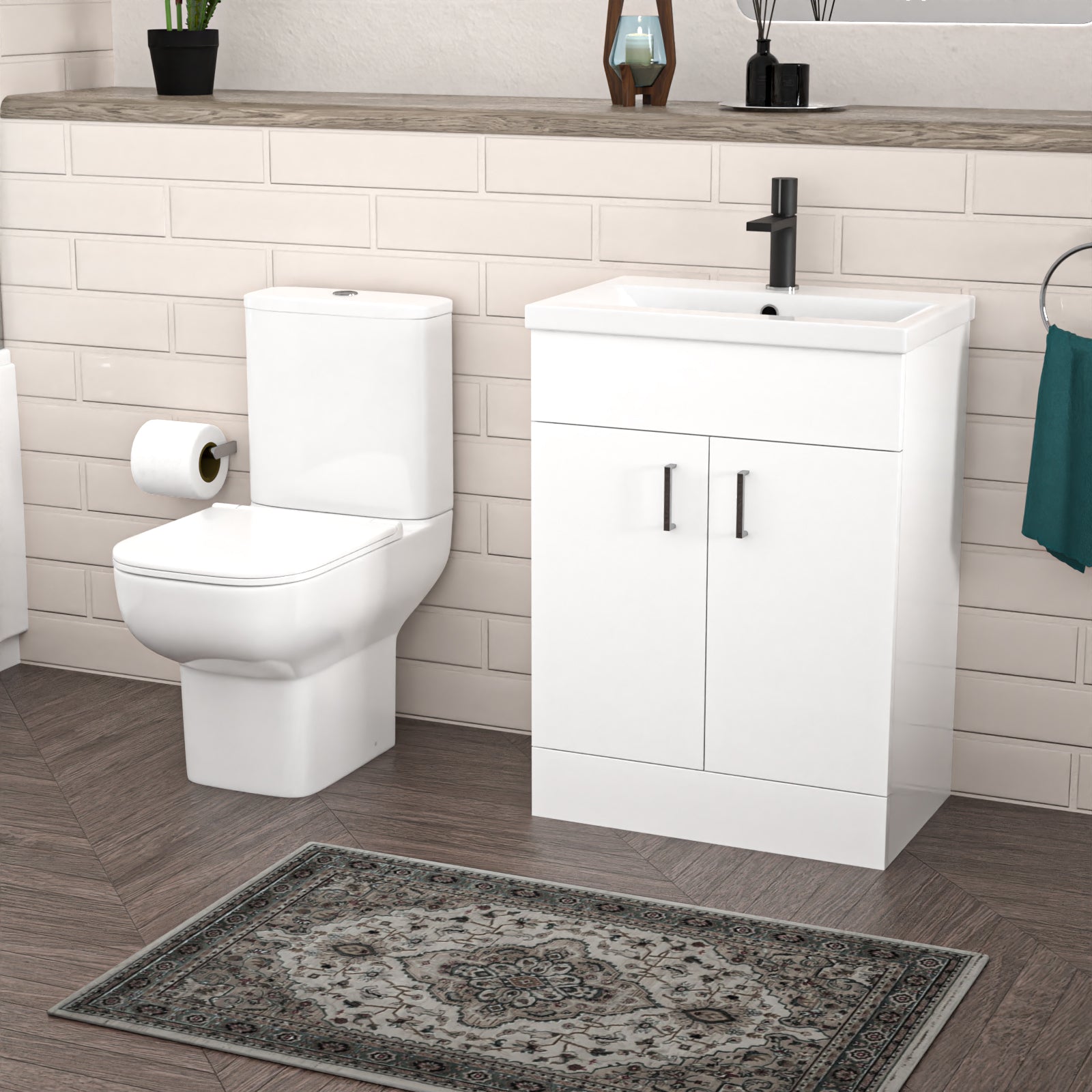 P-Shaped Right Hand Bath Set, Panel, Bath Screen, CC Toilet, 600mm Freestanding Vanity