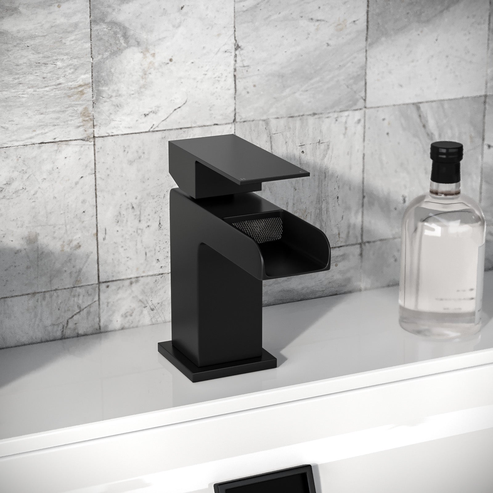 Matt Black Waterfall Waterfall Cloakroom Basin Mono Mixer