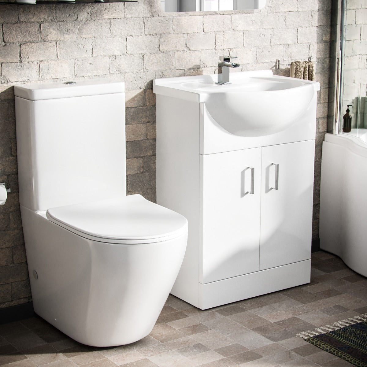 P-Shaped LH Bath 550mm Floor Vanity Unit & Curved Toilet Suite