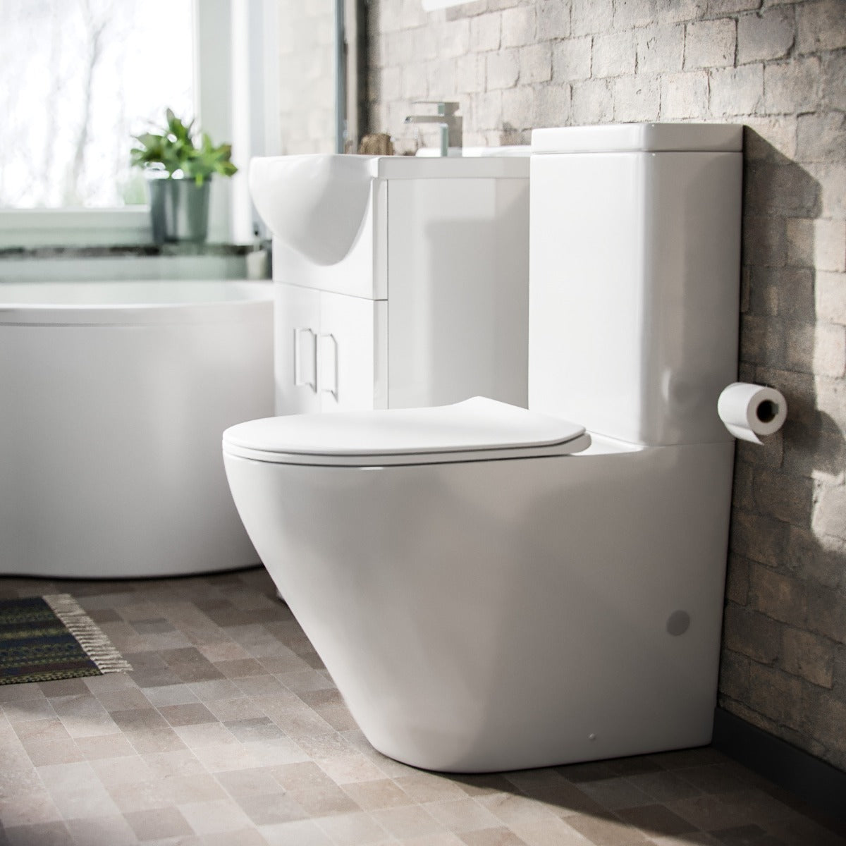 P-Shaped RH Bath 550mm Floor Vanity Unit & Curved Toilet Suite