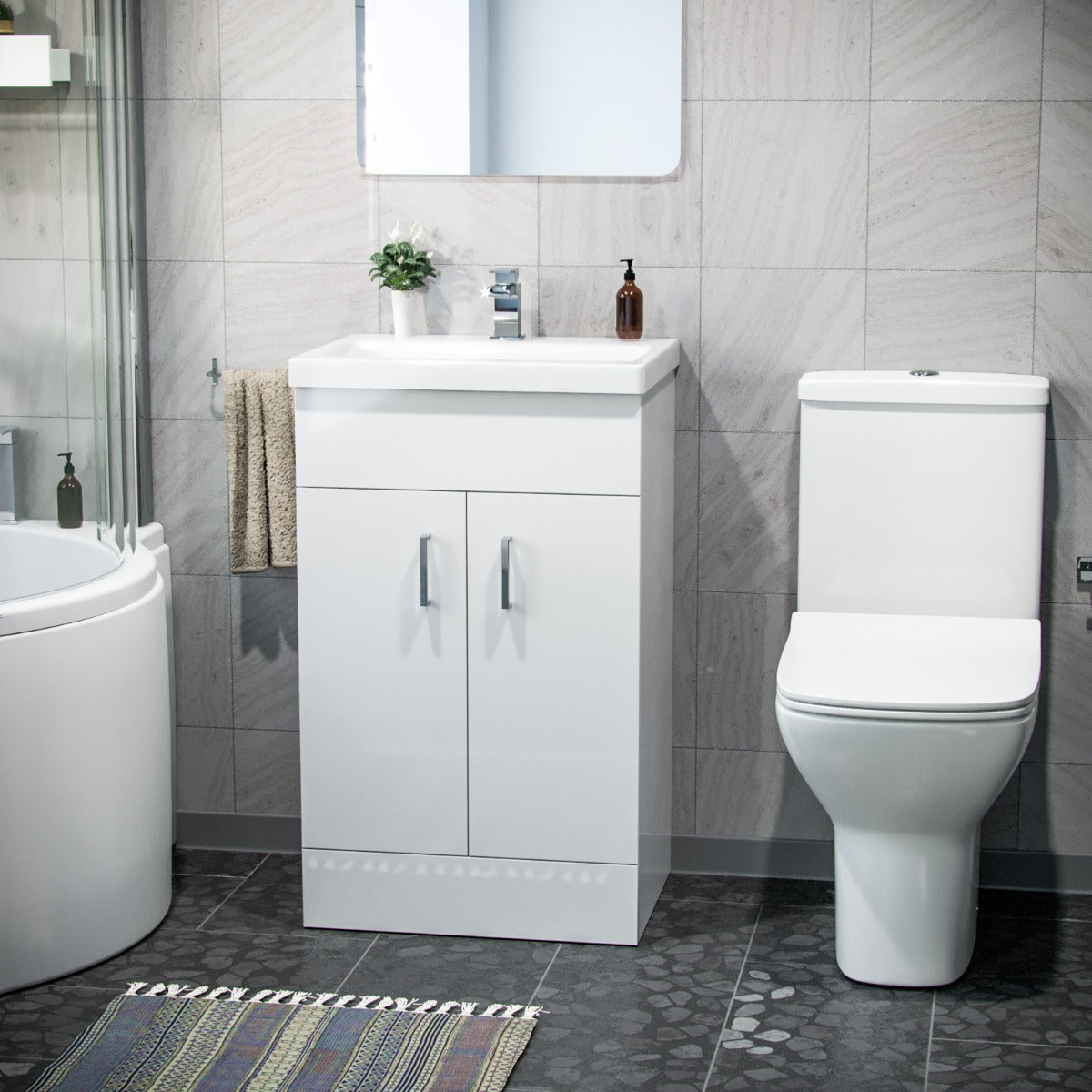 P-Shaped RH Bath 500mm Floor Vanity Unit & Close Coupled Toilet Suite