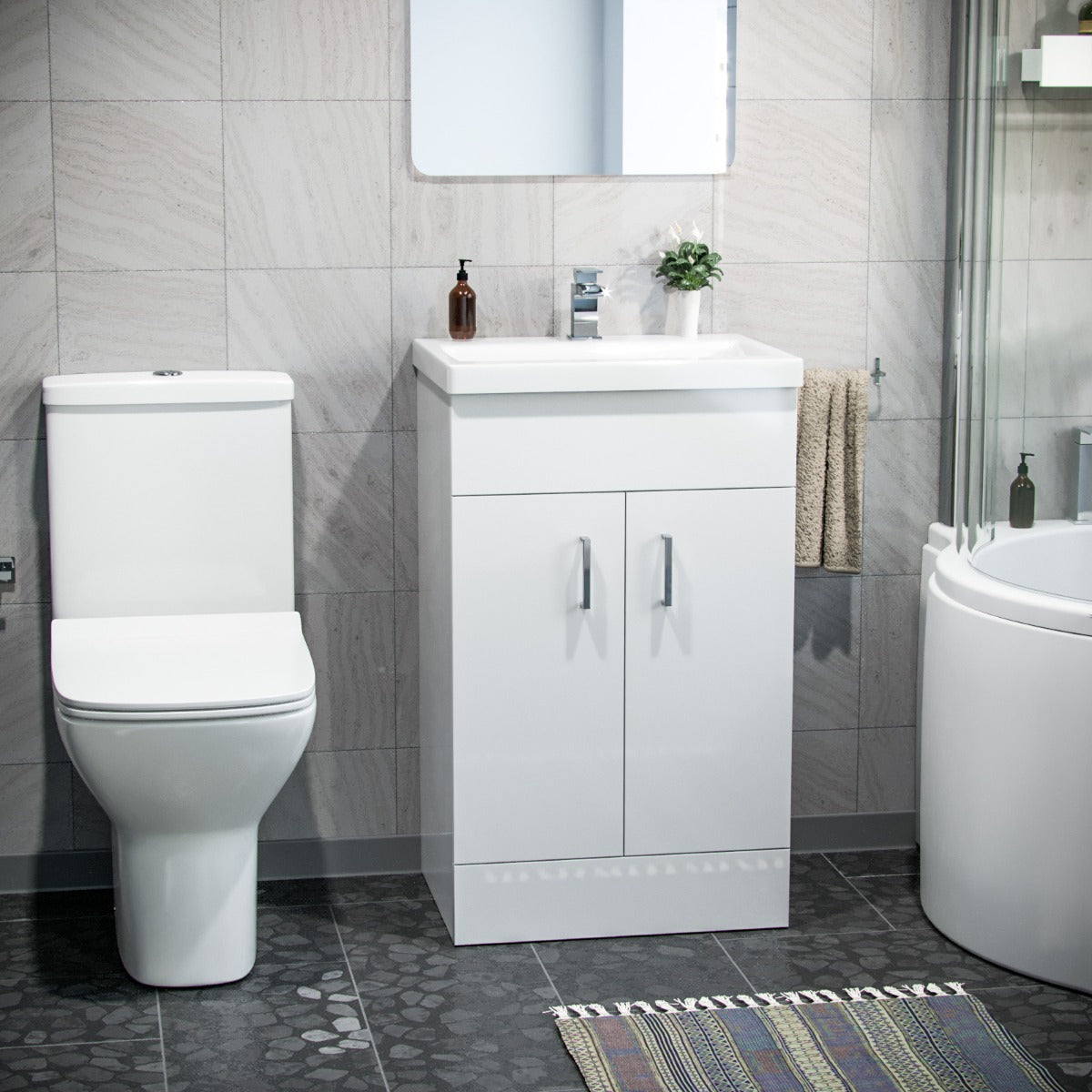 P-Shaped LH Bath 500mm Floor Vanity Unit & Close Coupled Toilet Suite