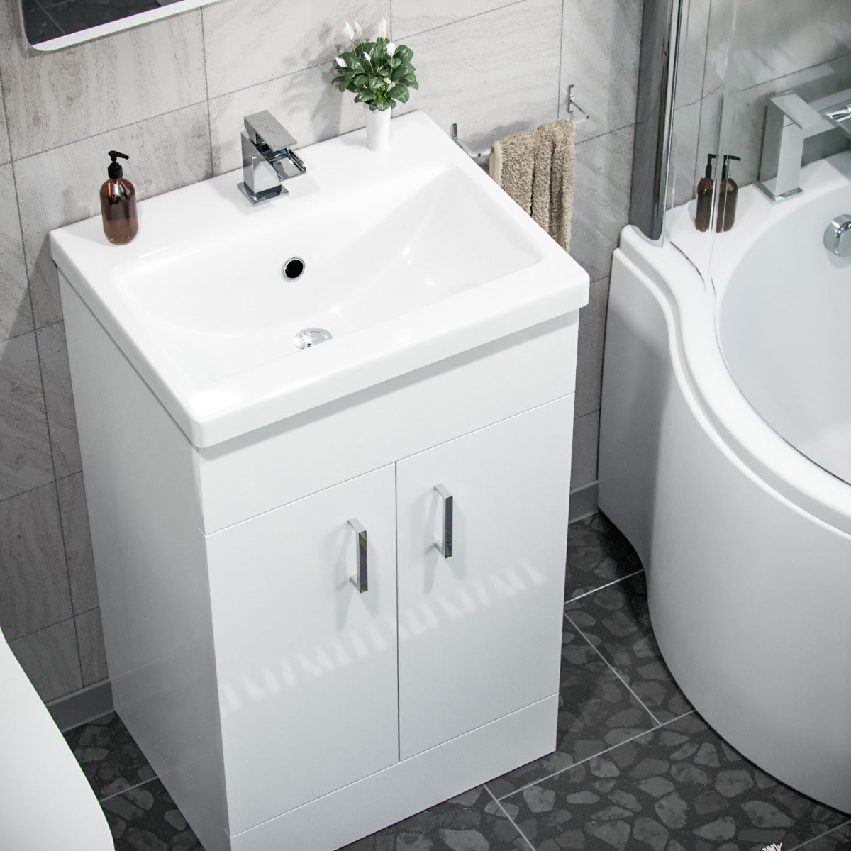 P-Shaped LH Bath 500mm Floor Vanity Unit & Close Coupled Toilet Suite