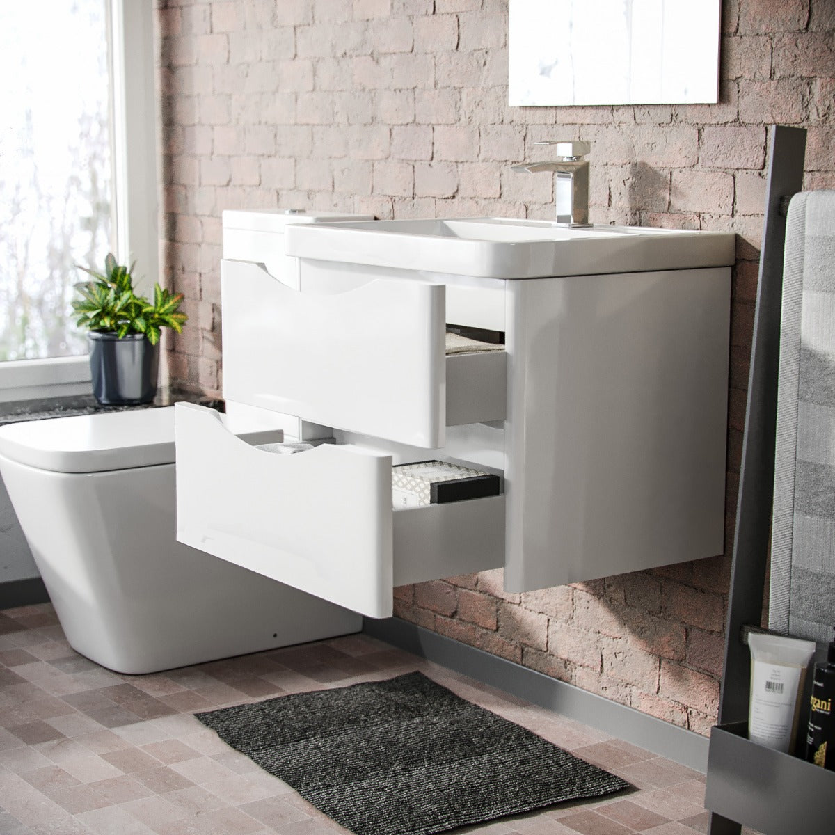 Merton 600mm Wall Hung Flat Pack Vanity Basin Unit & Square Rimless Close Coupled Toilet White Gloss